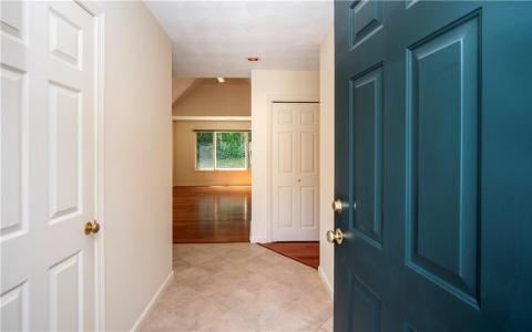19 Martingale Lane, Narragansett, RI 02882, USA