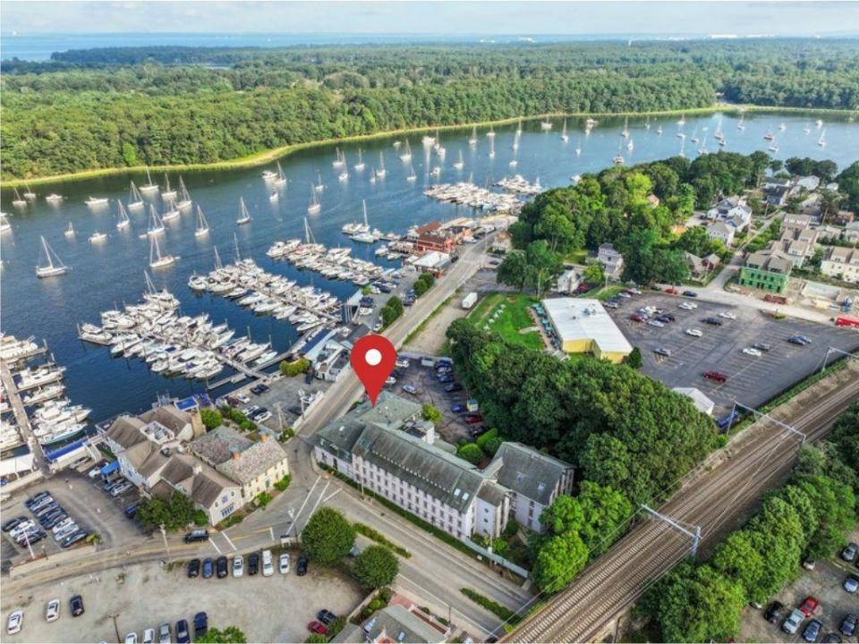 25 Water Street 102, East Greenwich, Род Айленд 02818, Соединенные Штаты
