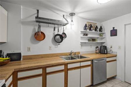 25 Water Street 102, East Greenwich, Род Айленд 02818, Соединенные Штаты