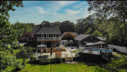840 South Main Street, Burrillville, רוד איילנד 02859, ארצות הברית של אמריקה 