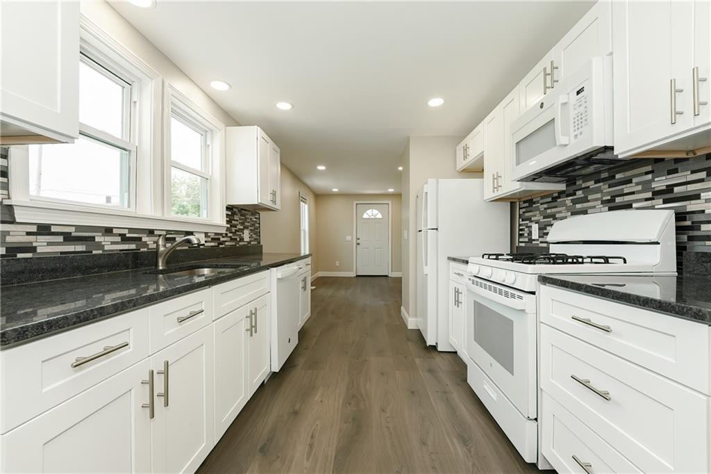 71 ST Elizabeth Street 1, Bristol, Rhode Island 02809, USA