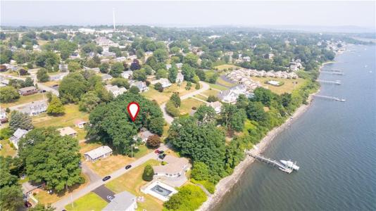 30 Johnnycake Lane, Portsmouth, RI 02871, USA