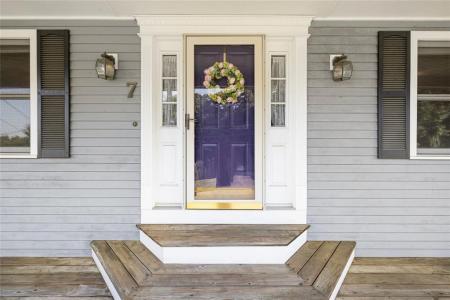 7 Crestwood Lane, Lincoln, Rhode Island 02865, USA