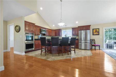 3075 Club House Drive, Dighton, Massachusetts 02715, Estados Unidos