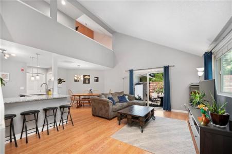 933 Williamsburg Circle, Warwick, RI 02886, USA