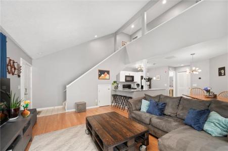 933 Williamsburg Circle, Warwick, Rhode Island 02886
