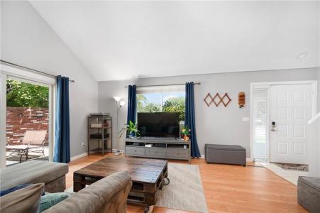 933 Williamsburg Circle, Warwick, Rhode Island 02886