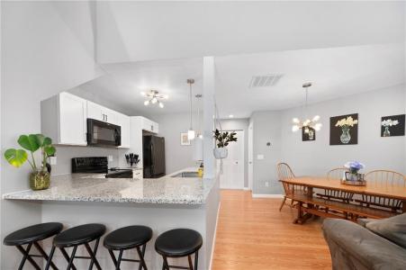 933 Williamsburg Circle, Warwick, Rhode Island 02886
