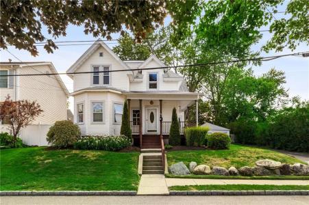 48 Wollaston Street, Cranston, Rhode Island 02910