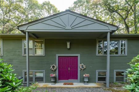 154 Spring Valley Drive, East Greenwich, Rhode Island 02818, USA