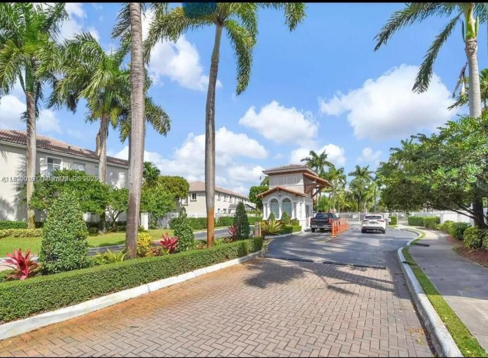 5733 NW 112th Pl, Doral, Флорида 33178, Соединенные Штаты