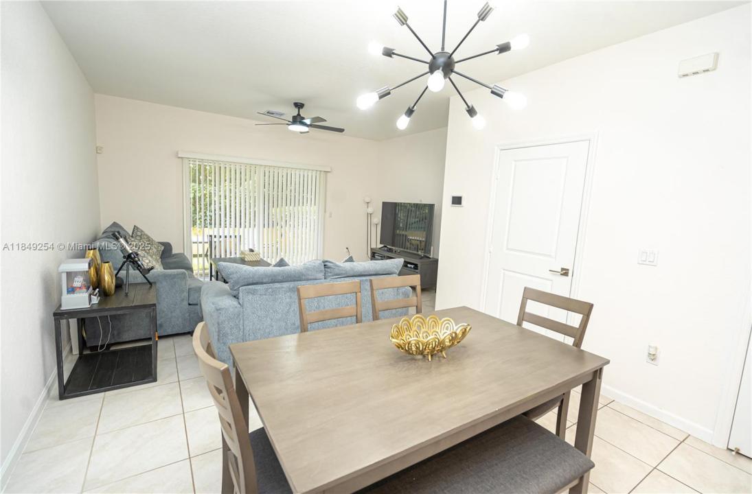 2820 NW 180th St, Miami Gardens, Florida 33056, Estados Unidos