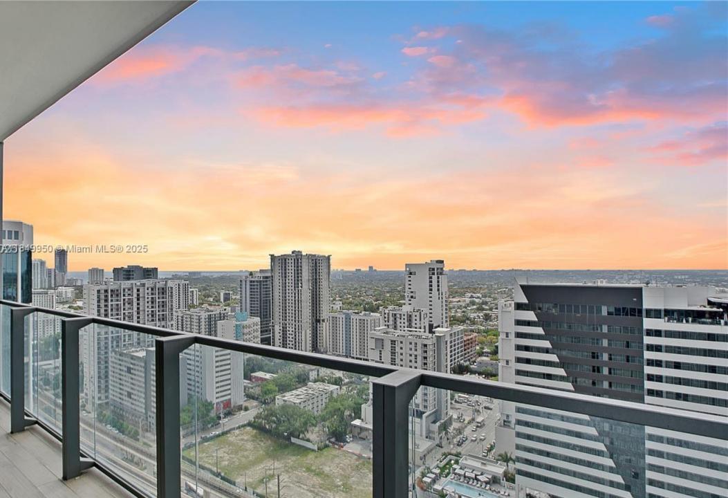 88 SW 7th St 2104, Miami, Floryda 33130, USA