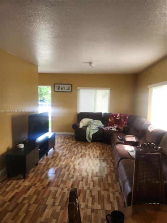 447 NW 83rd St 447, Miami, Floride 33150, États-Unis
