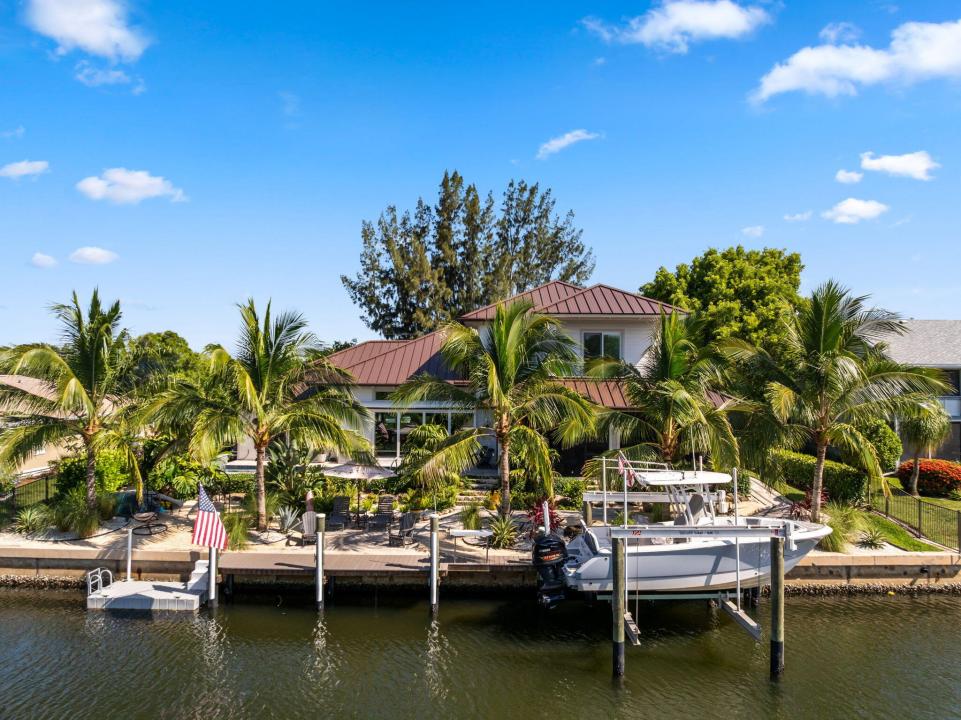 9335 SE Delafield Street, Hobe Sound, Florida 33455