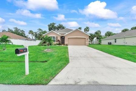 2033 SW Villanova Rd, Port St Lucie, Florida 34953