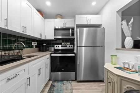 275 Farnham L 275, Deerfield Beach, Florida 33442, USA