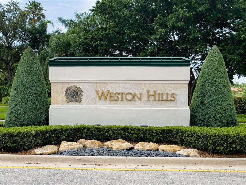 2534 Golf View Dr, Weston Hills Cc, Weston, Florida 33327