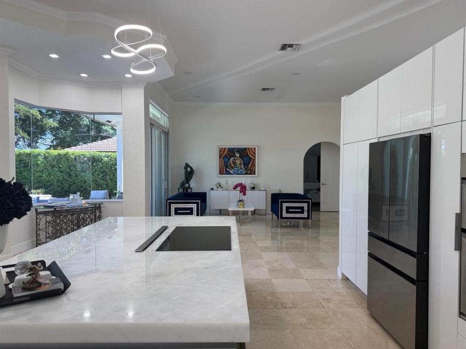 2534 Golf View Dr, Weston Hills Cc, Weston, Florida 33327