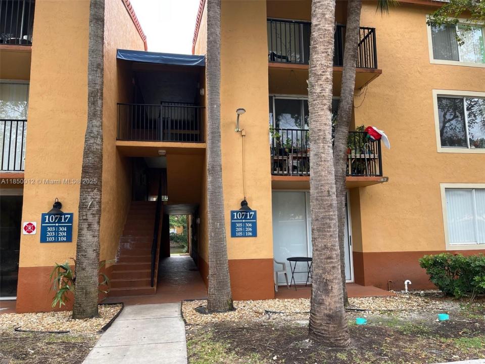 10717 Cleary Blvd, Plantation, Florida 33324
