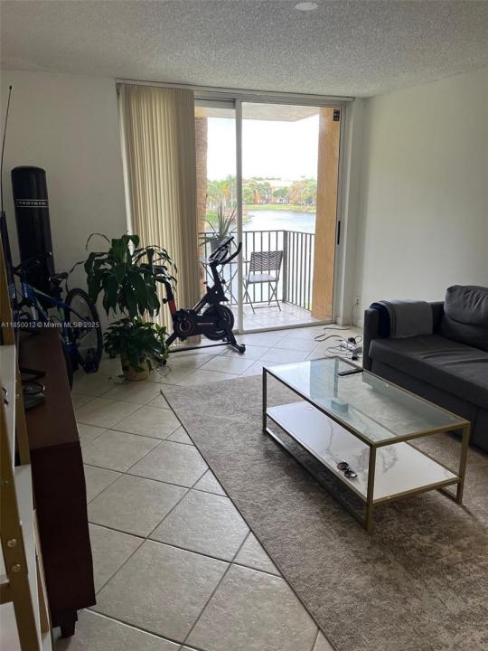 10717 Cleary Blvd, Plantation, Florida 33324