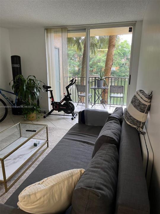 10717 Cleary Blvd, Plantation, Florida 33324