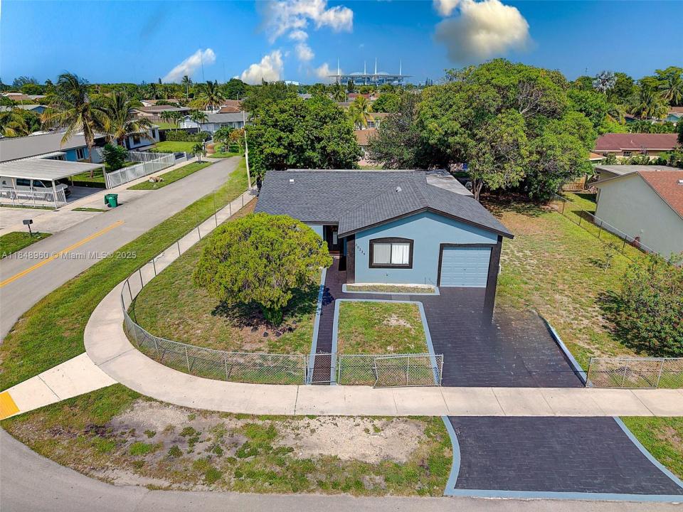 20239 NW 33rd Ct, Miami Gardens, Florida 33056, Amerika Birleşik Devletleri