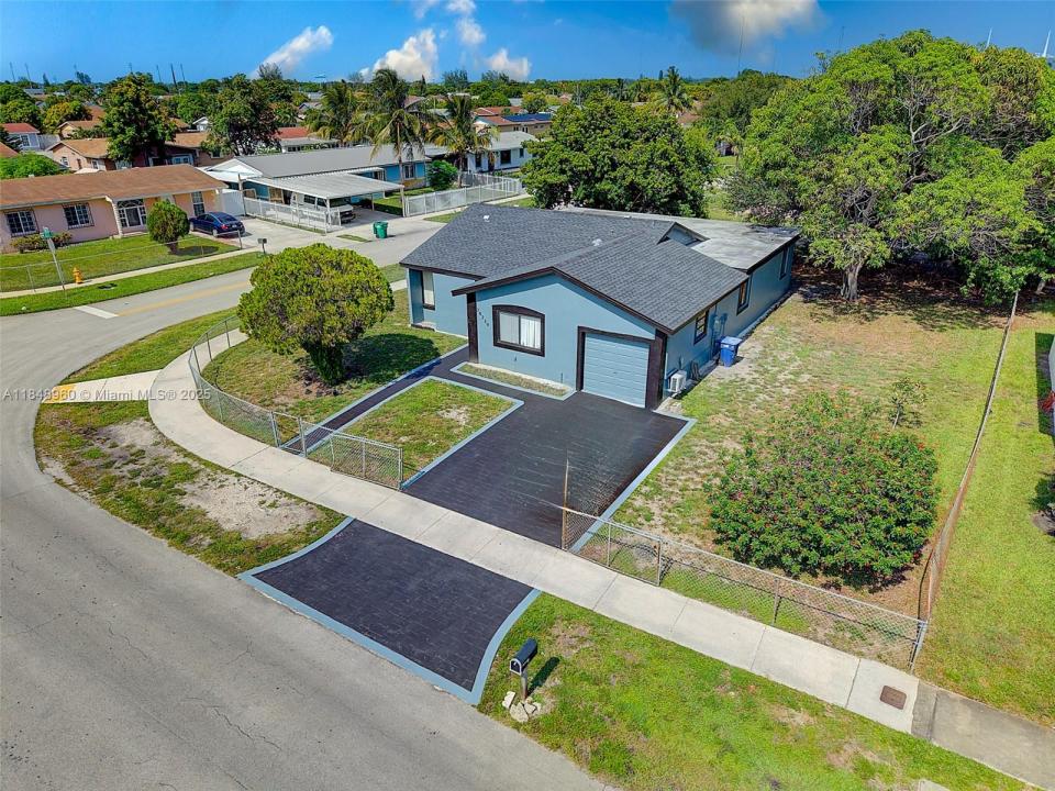 20239 NW 33rd Ct, Miami Gardens, Florida 33056, Amerika Birleşik Devletleri