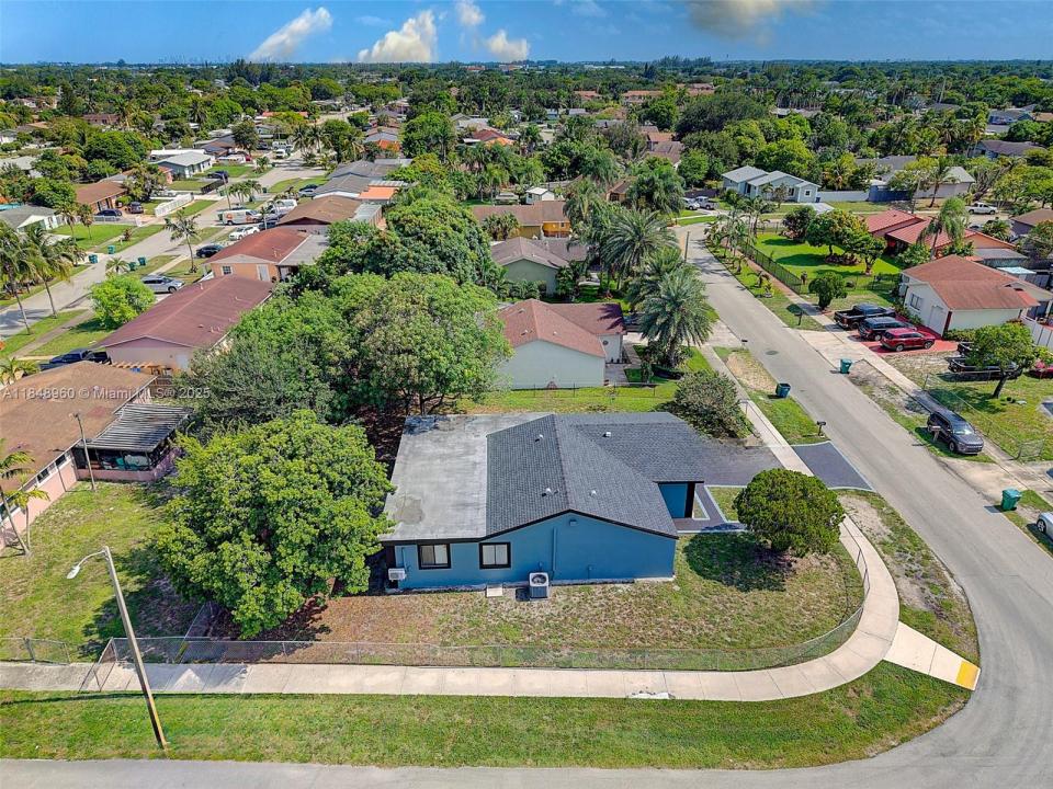 20239 NW 33rd Ct, Miami Gardens, Florida 33056, Amerika Birleşik Devletleri