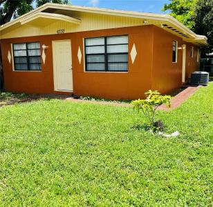 6737 NW 6th Ct, Miami, Florida 33150, USA