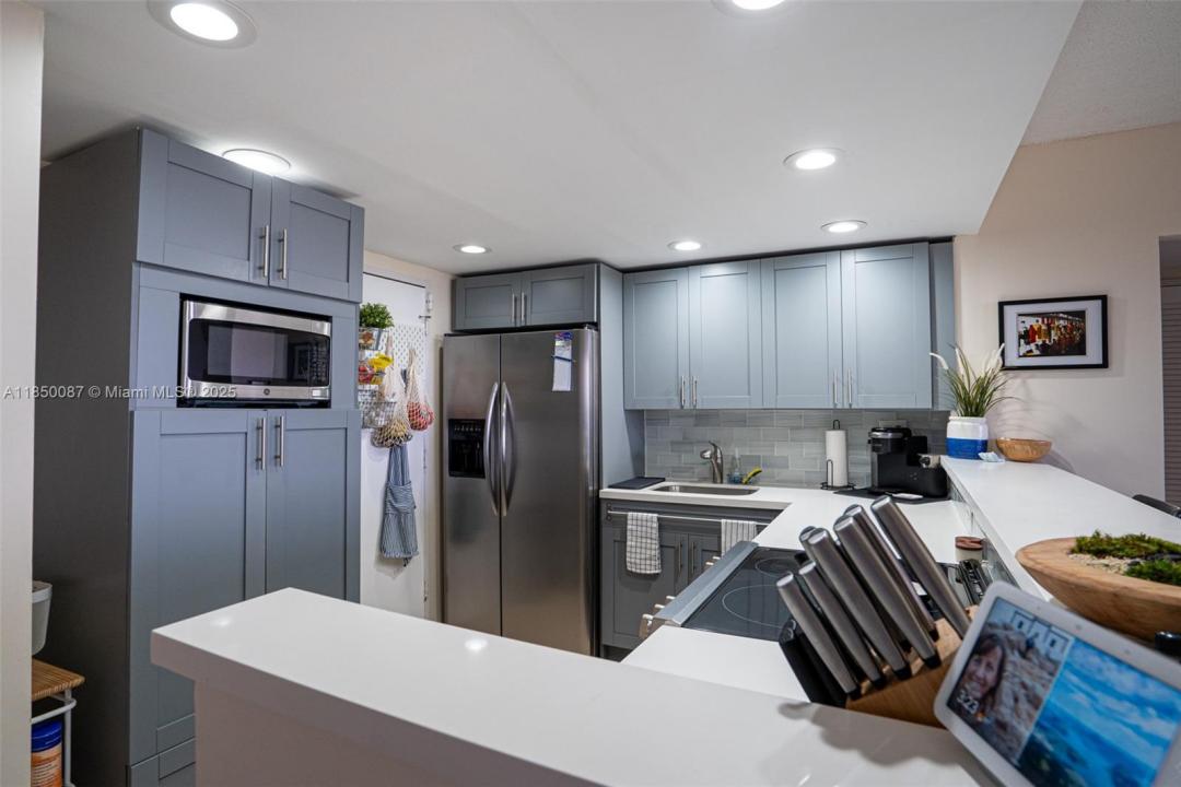 500 Three Islands Blvd 1008, Hallandale Beach, Florida 33009, Stati Uniti