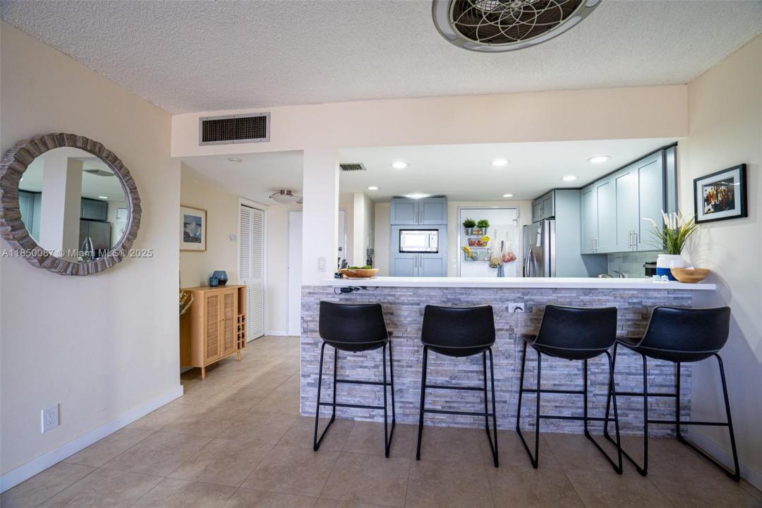 500 Three Islands Blvd 1008, Hallandale Beach, Florida 33009, Stati Uniti