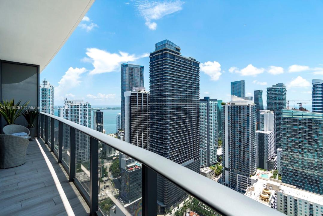 55 SW 9th St 4206, Miami, Florida 33130