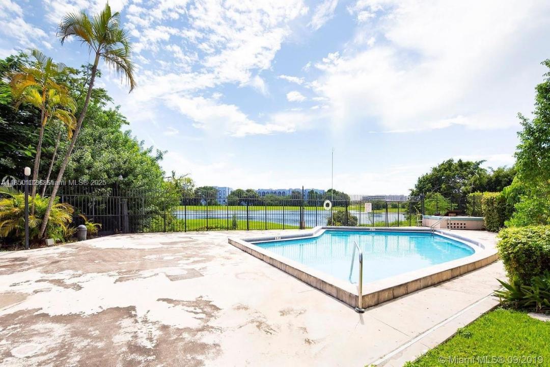 9682 Fontainebleau Blvd 401, Miami, 佛罗里达州 33172, 美国