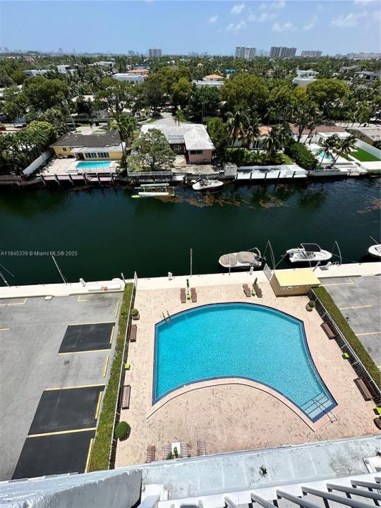 2020 NE 135th St 807, North Miami, Florida 33181, USA