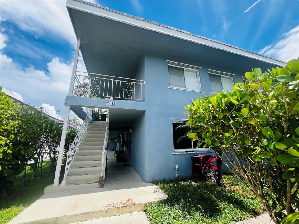 2033 Calais Dr 10, Miami Beach, Flórida 33141, Estados Unidos