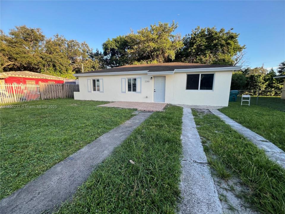 Miami Gardens, Florida 33054, USA