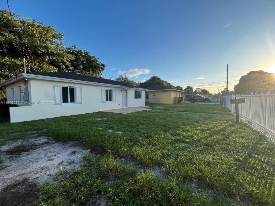 Miami Gardens, Florida 33054, USA