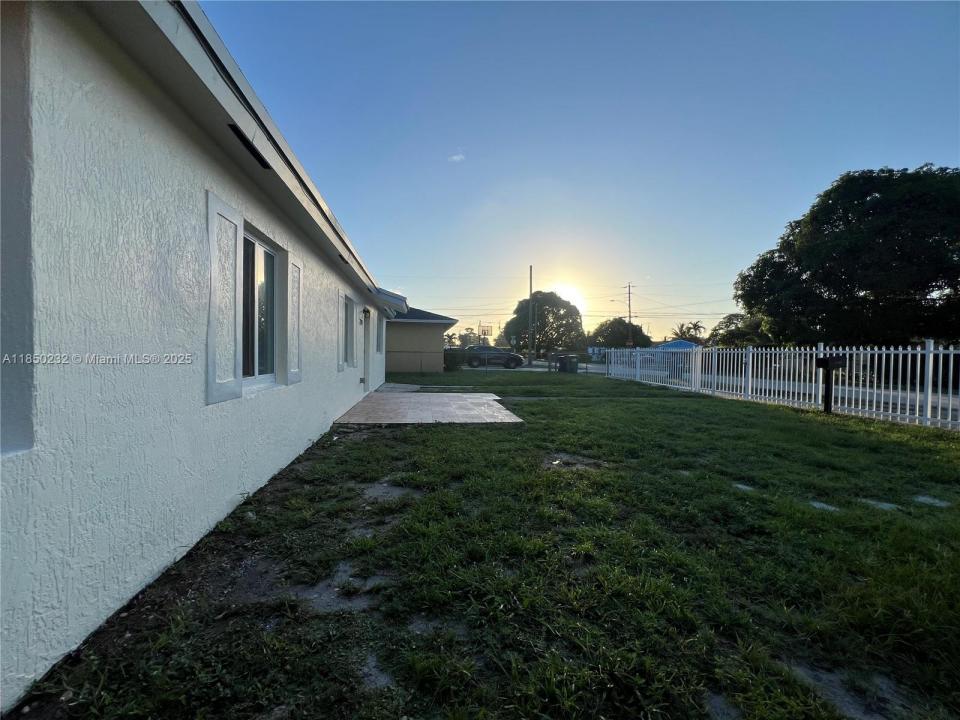 Miami Gardens, Florida 33054, USA