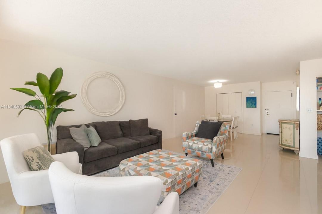 5750 Collins Ave 3J, Miami Beach, Florida 33140, Estados Unidos