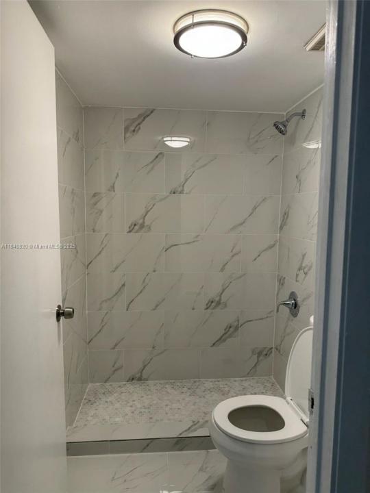 7010 NW 179th St 105, Hialeah, Флорида 33015, Соединенные Штаты
