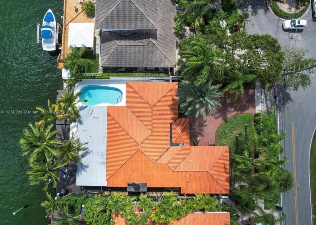 2341 Keystone Blvd, North Miami, Florida 33181, Estados Unidos