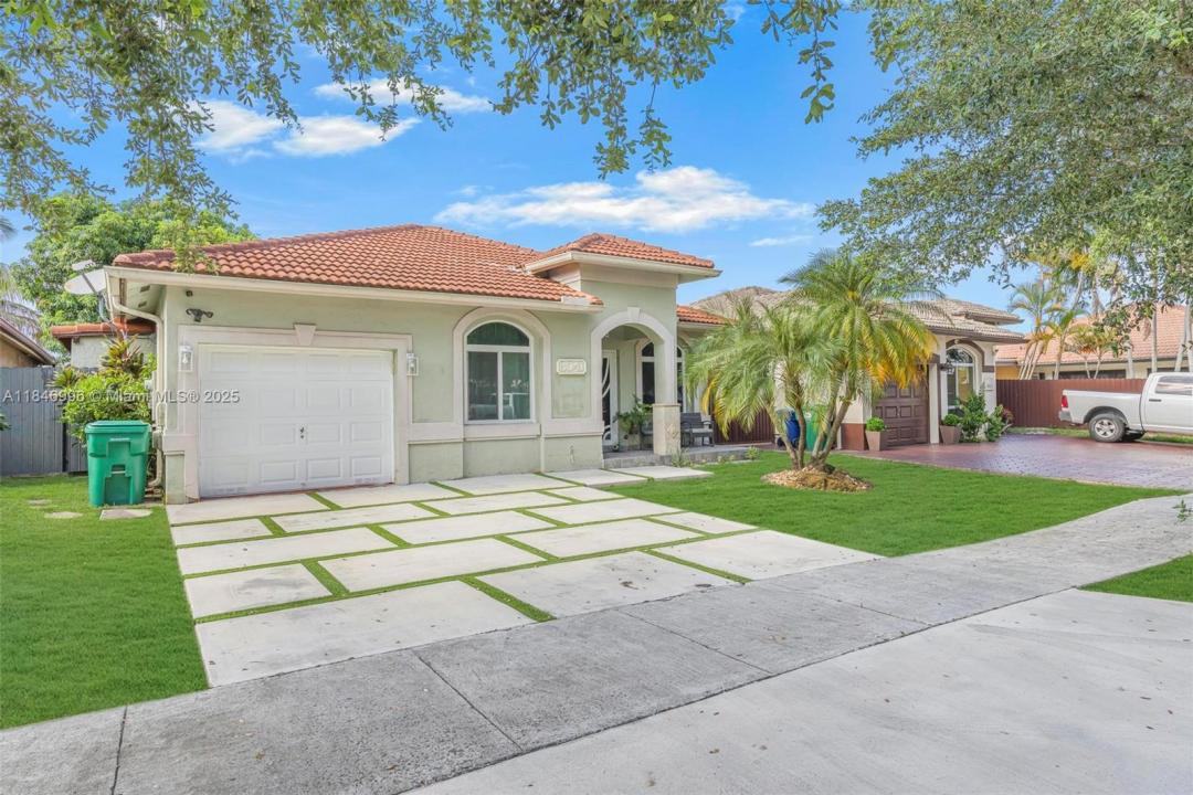 8041 NW 200th Ter, Hialeah, 佛罗里达州 33015, 美国