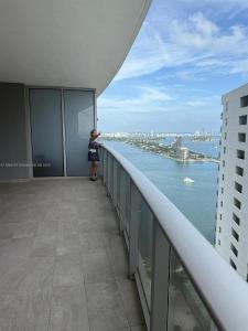 488 NE 18th St 3204, Miami, Florida 33132, USA