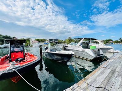 2033 Calais Dr 8, Miami Beach, Florida 33141, USA