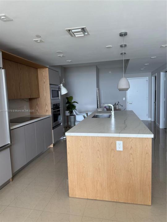 460 NE 28th St 803, Miami, Florida 33137