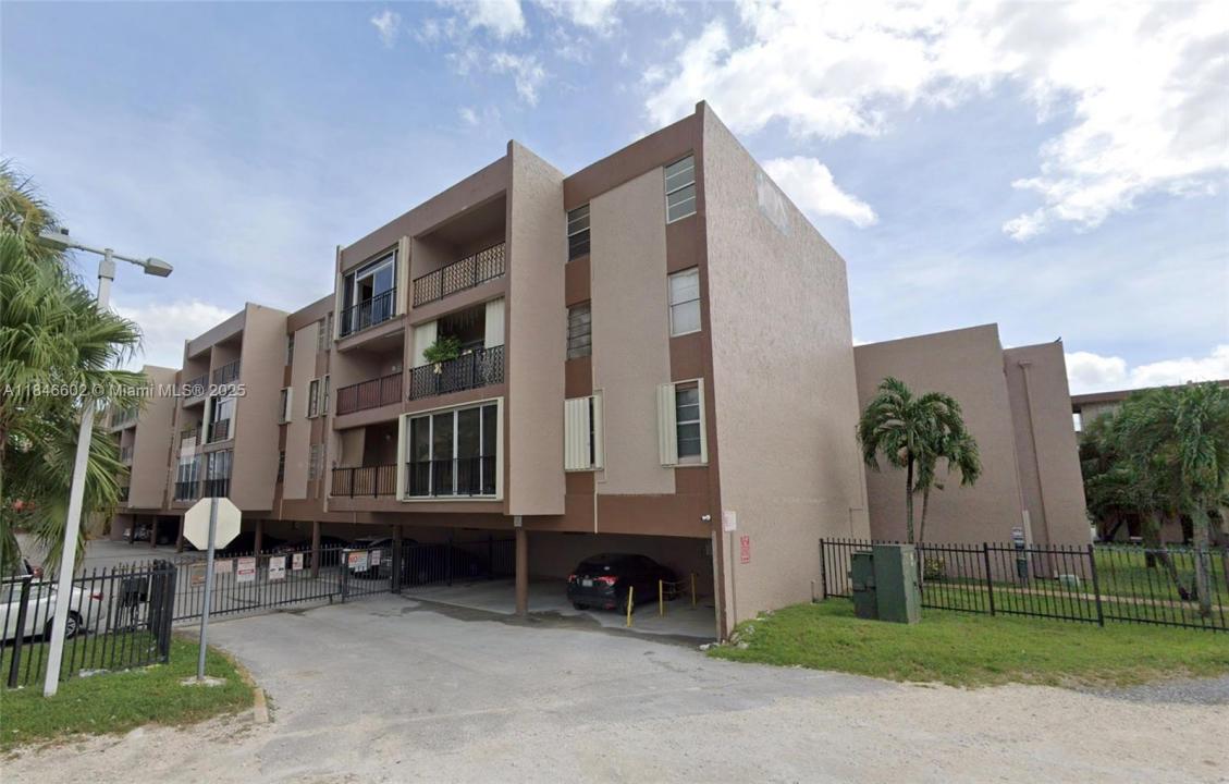 1900 W 68th St G103, Hialeah, Florida 33014