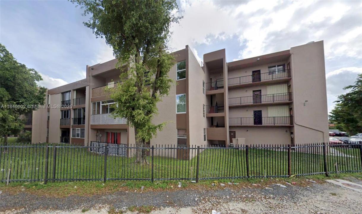 1900 W 68th St G103, Hialeah, Florida 33014