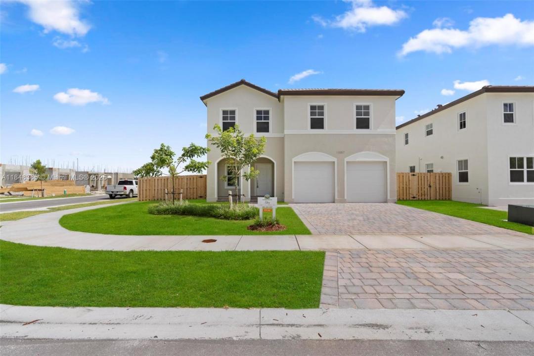 13357 SW 274th St, Unincorporated Dade County, Florida 33032