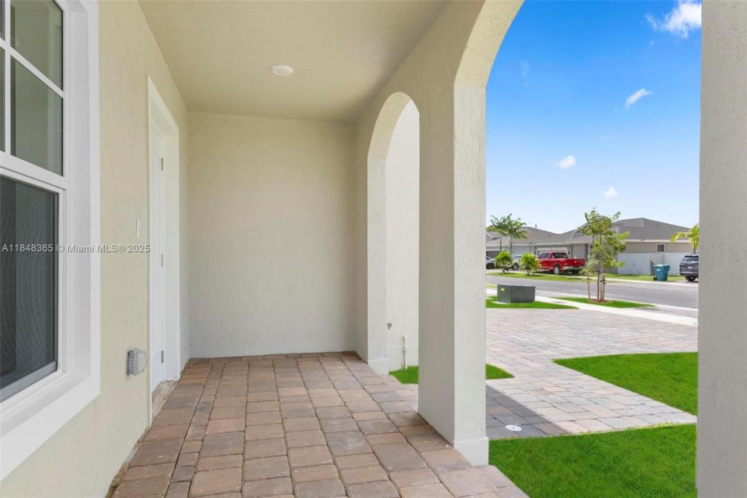 13357 SW 274th St, Unincorporated Dade County, Florida 33032